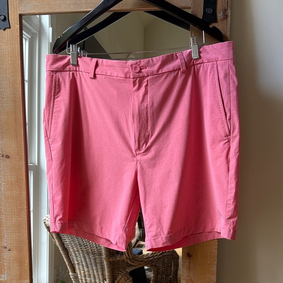 Vineyard Vines Performance Breaker Shorts Size 38 - Picture 1 of 8